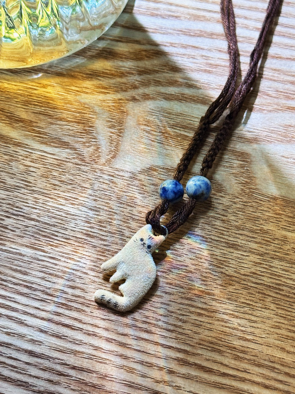 FLOCKED TABBY CAT PENDANT  WITH WOVEN YARN NECKLACE