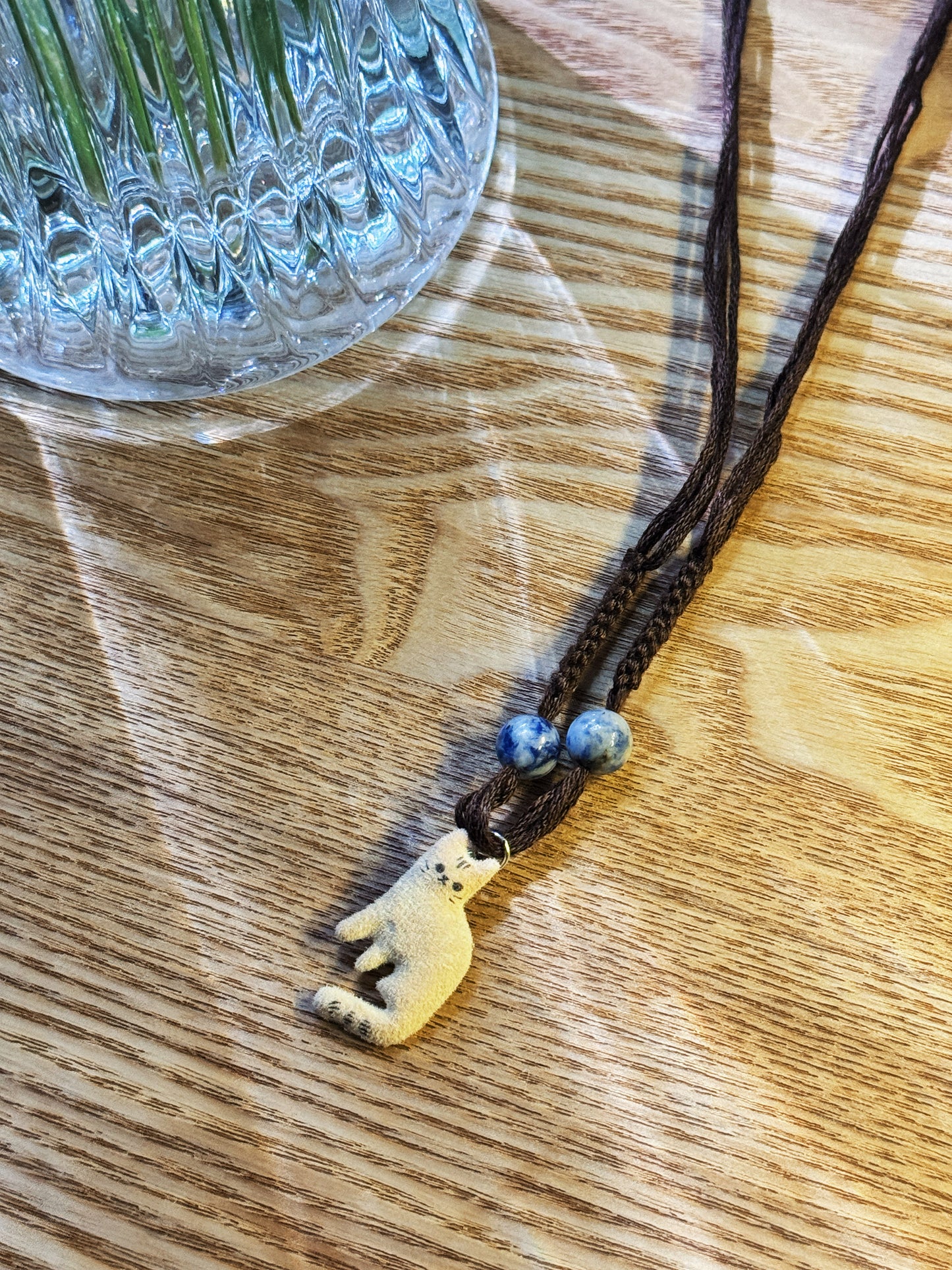 FLOCKED TABBY CAT PENDANT  WITH WOVEN YARN NECKLACE