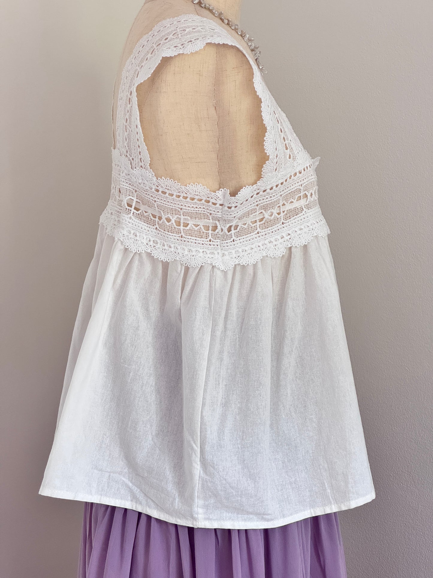 LACE EMBROIDERED FLOWY VICTORIAN TOP