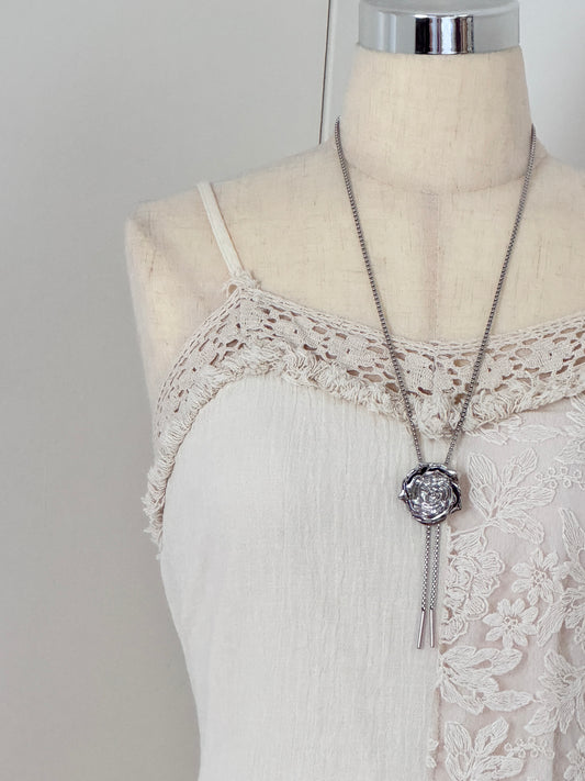 ROSE SLIDING ADJUSTABLE TIE BOW NECKLACE